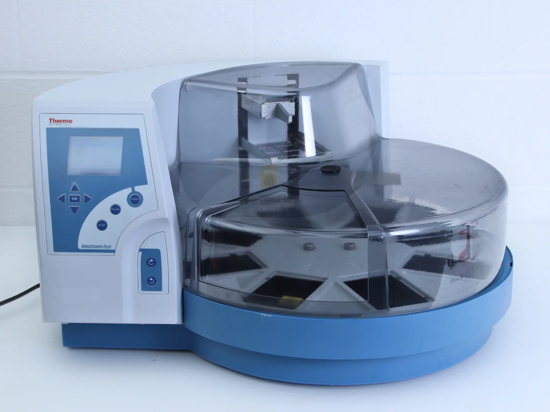 Thermo KingFisher Flex magnetic particle processor for automated nucleic acid extraction